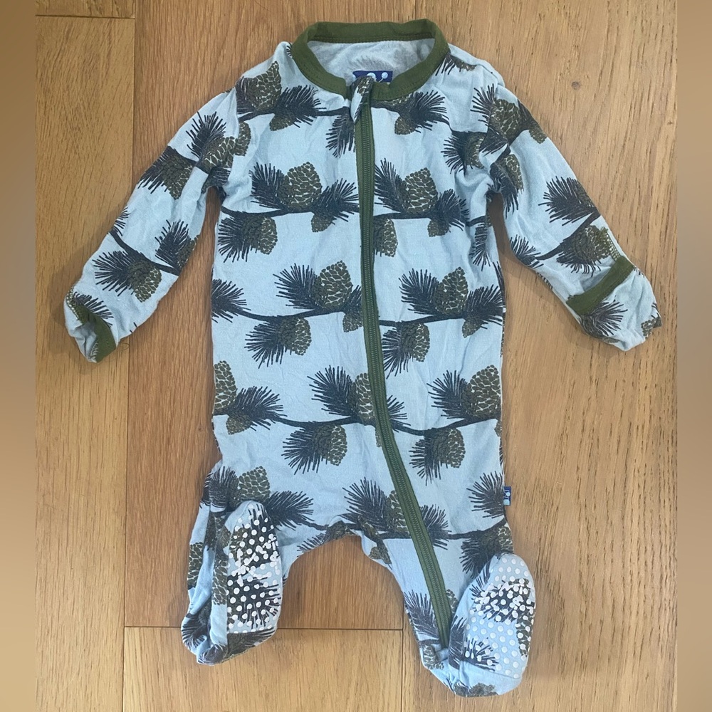 Kickee Pants Pinecone Print baby boys One Piece footie 0-3m GUC mild wash wear